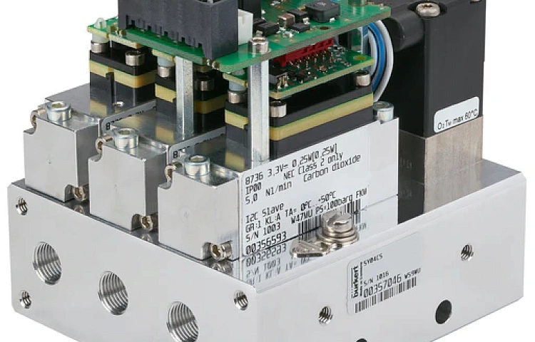 Многоканальный регулятор массового расхода (MFC) / счетчик (MFM) 8735 для газов Burkert