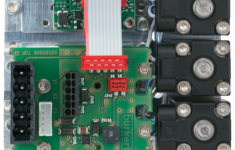 Многоканальный регулятор массового расхода (MFC) / счетчик (MFM) 8735 для газов Burkert